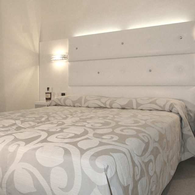 camera hotel toni chiari