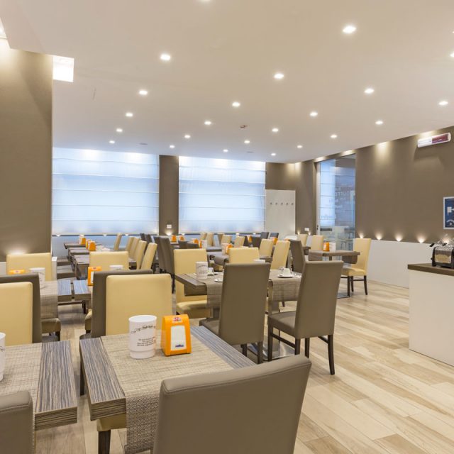 restyling sala colazioni di hotel