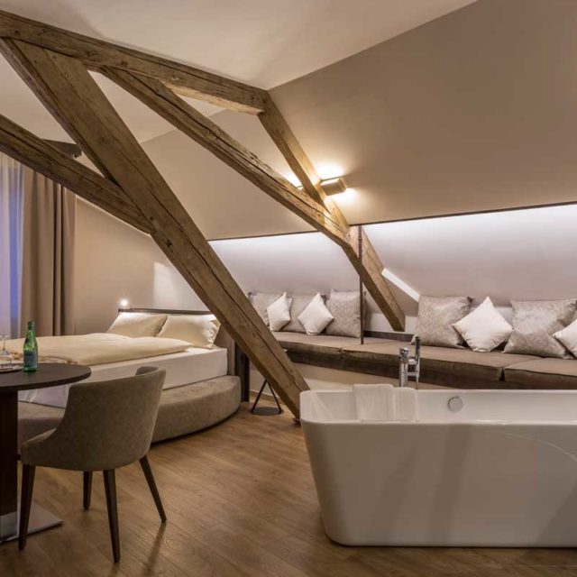 https://prova3.studionicolussi.com/wp-content/uploads/2020/02/5-restyling-hotel-germany-640x640.jpg